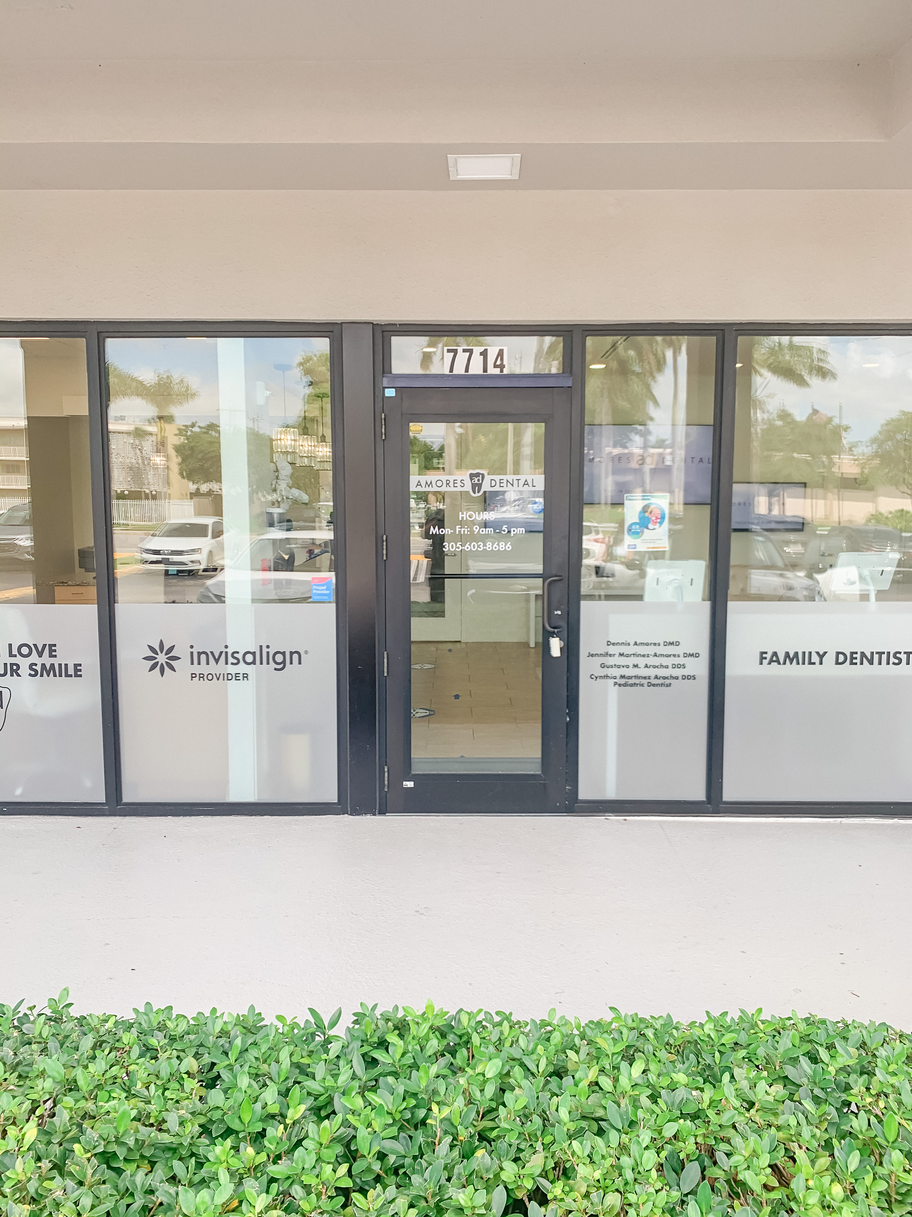 Front entrance to the Amores Dental Dadeland office